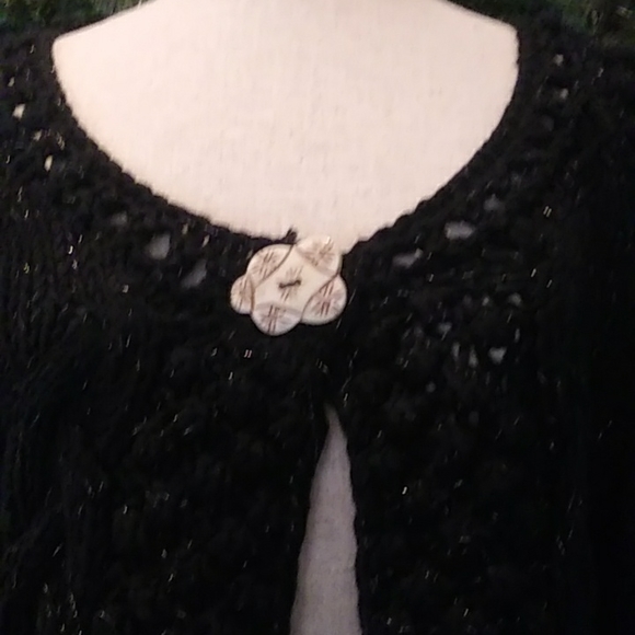 NWT JOHN FASHION BEAUTIFUL TEXTURED, KNITTED SWEATER IN BLACK W/GOLD THREADING. - Picture 2 of 8